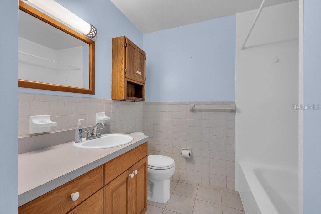 Single Family Residence at 1105 N PARSONS AVE, BRANDON, photo 14 of 27