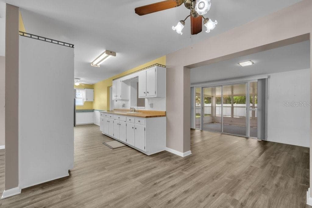Single Family Residence at 1105 N PARSONS AVE, BRANDON, photo 20 of 27