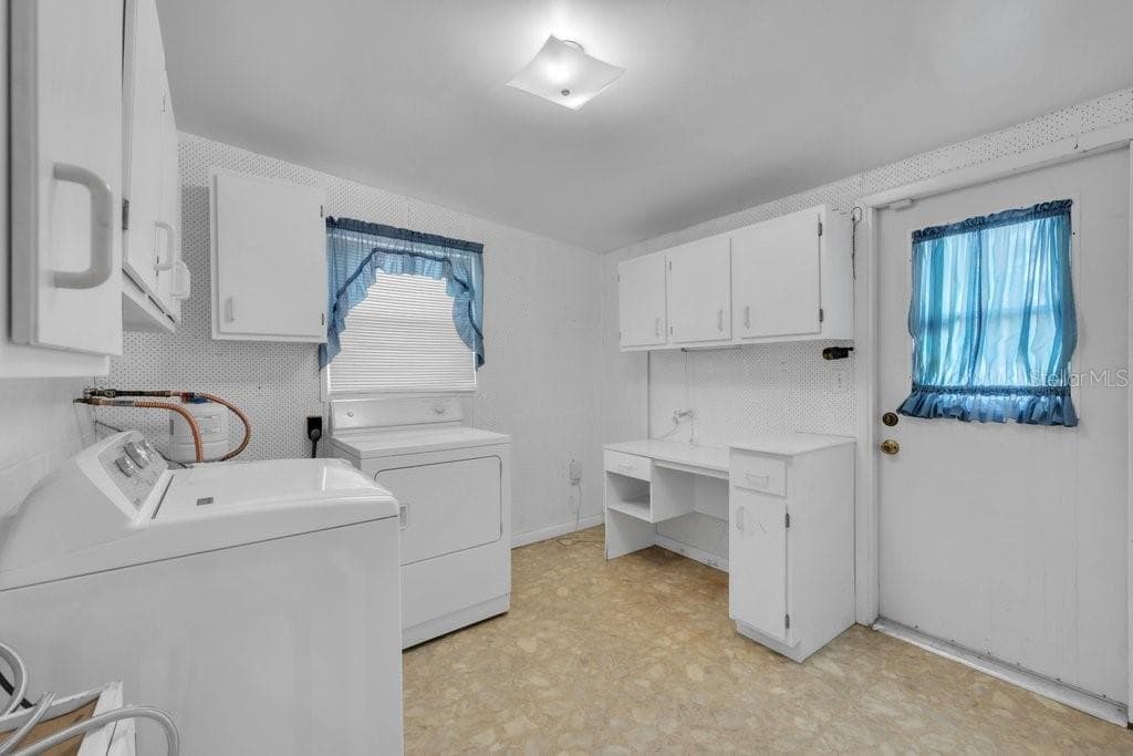 Single Family Residence at 1105 N PARSONS AVE, BRANDON, photo 23 of 27