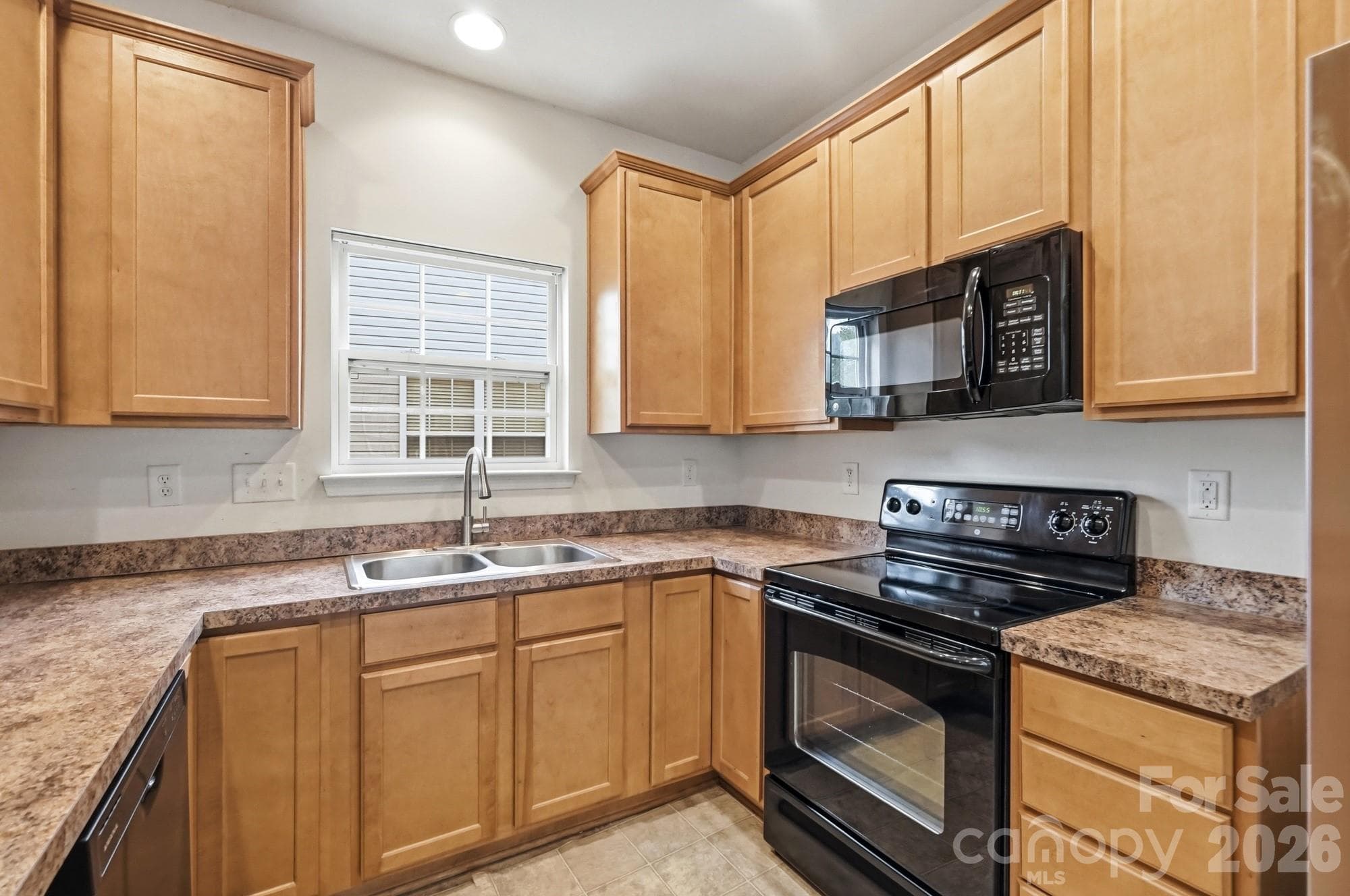 Single Family Residence at Matthews, photo 11 of 34