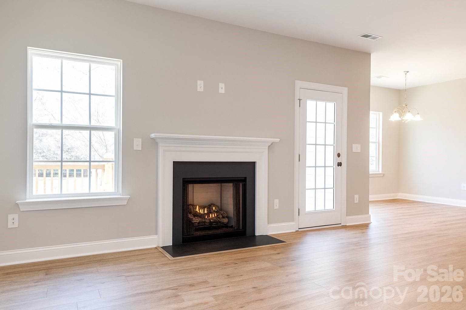 Open Floor Plan w/Fireplace - Concord