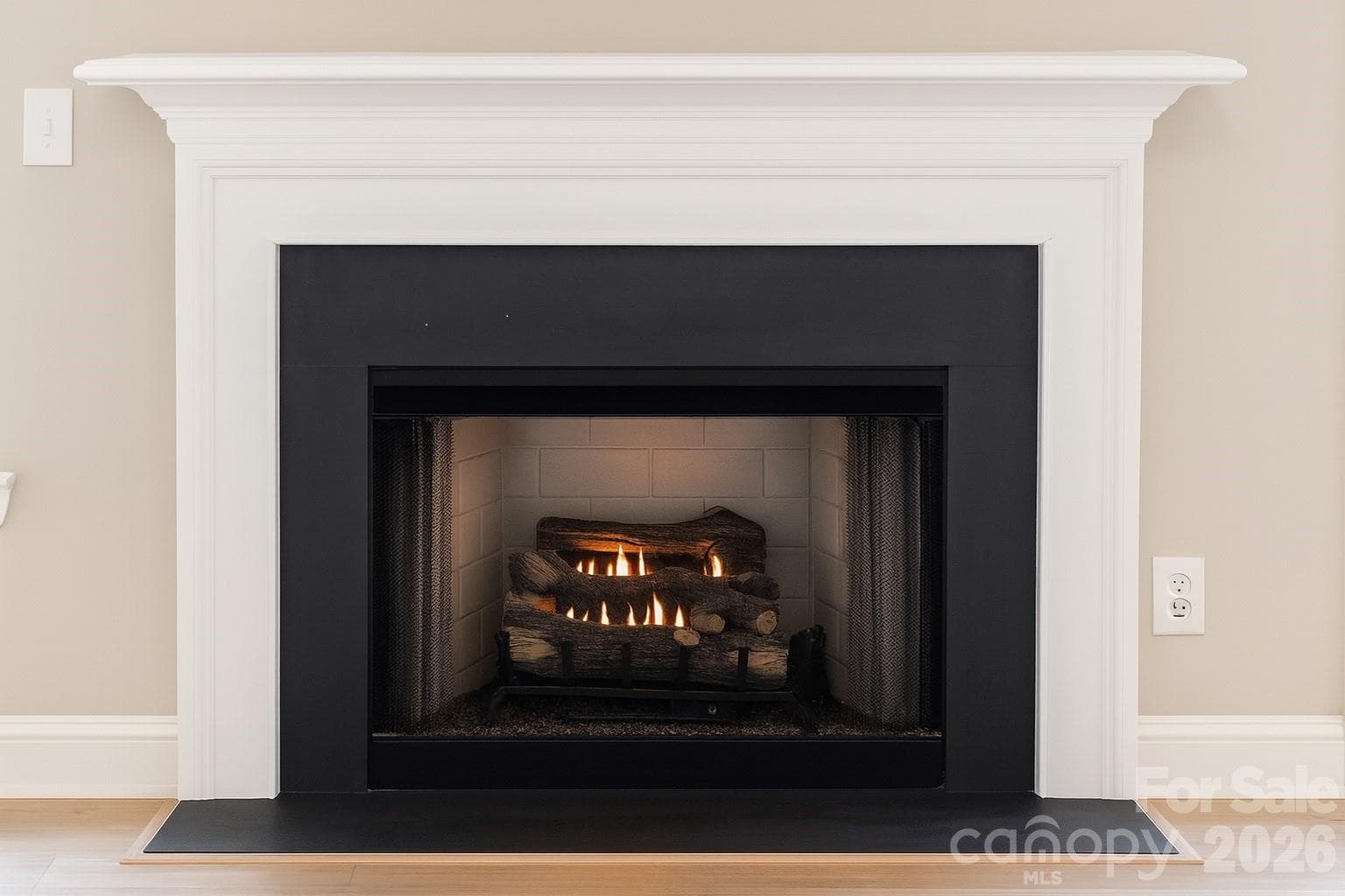 Fireplace with Gas Logs - Concord