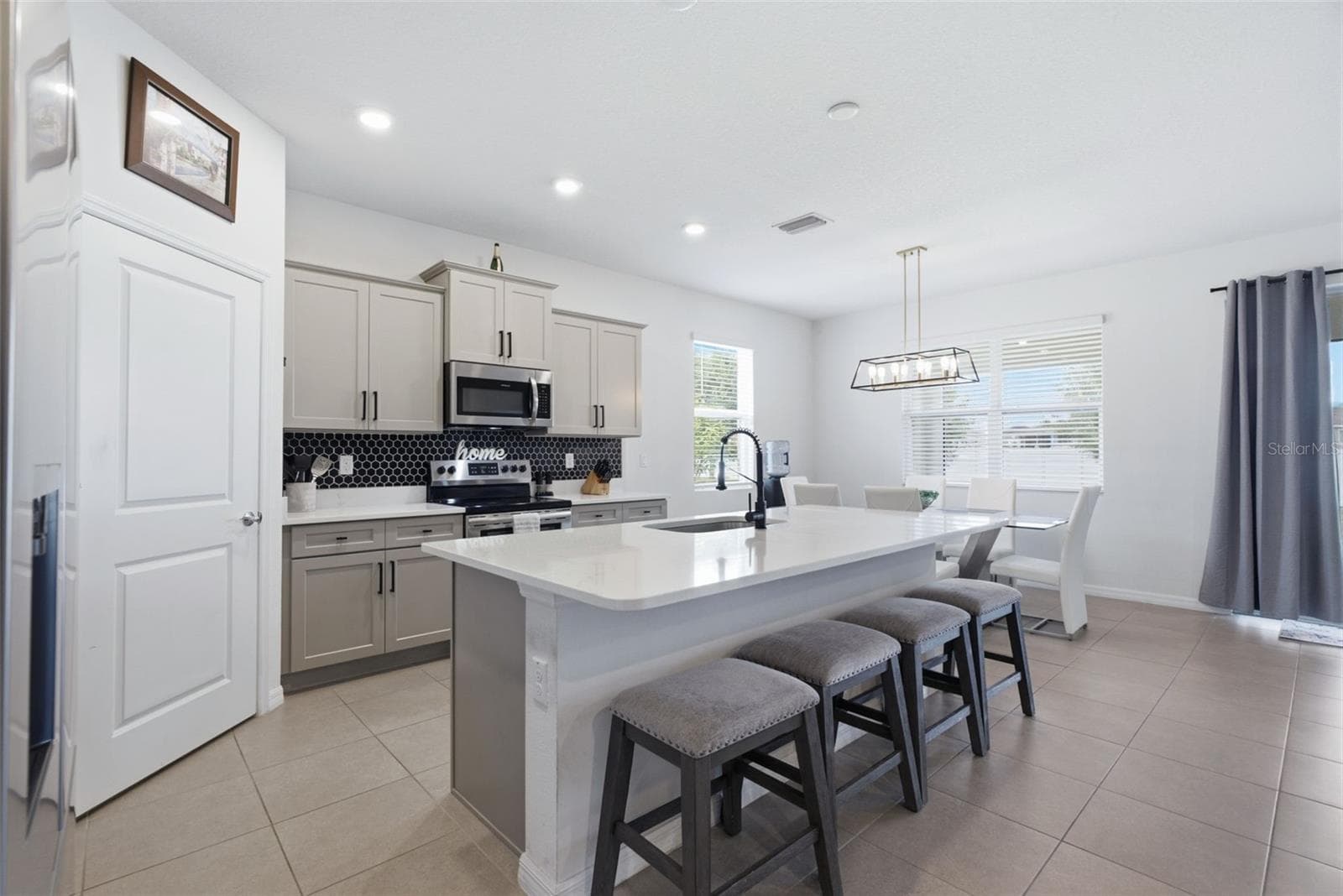 Single Family Residence at 13237 WATERLEAF GARDEN CIR, RIVERVIEW, photo 8 of 69