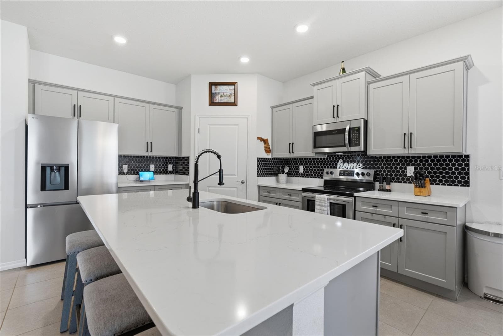 Single Family Residence at 13237 WATERLEAF GARDEN CIR, RIVERVIEW, photo 10 of 69