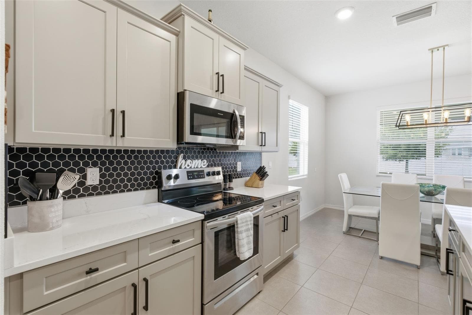 Single Family Residence at 13237 WATERLEAF GARDEN CIR, RIVERVIEW, photo 13 of 69