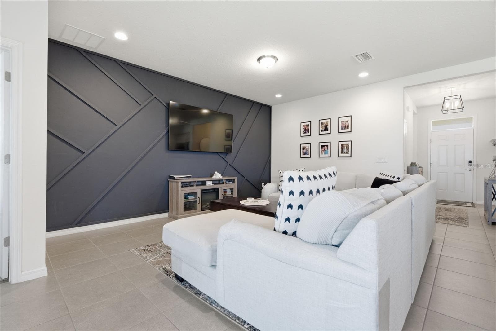 Single Family Residence at 13237 WATERLEAF GARDEN CIR, RIVERVIEW, photo 18 of 69