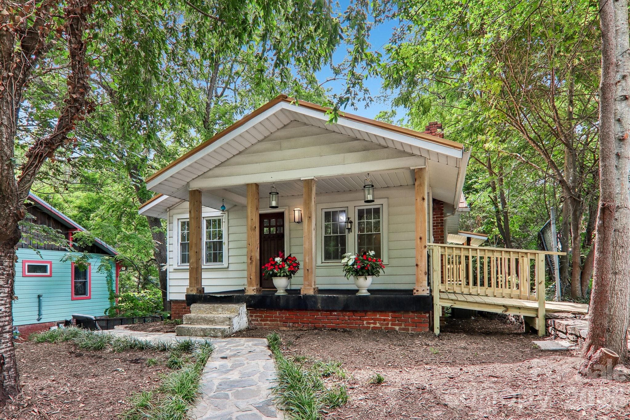 Single Family Residence at Asheville, photo 4 of 39