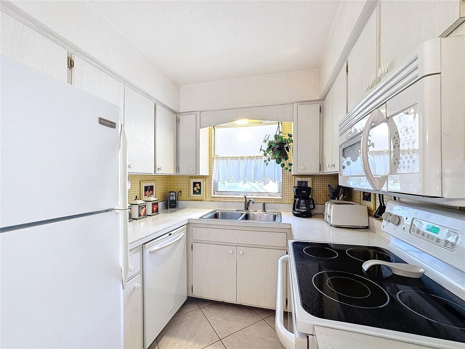 Condominium at 210 PARK BLVD N #129, VENICE, photo 7 of 26