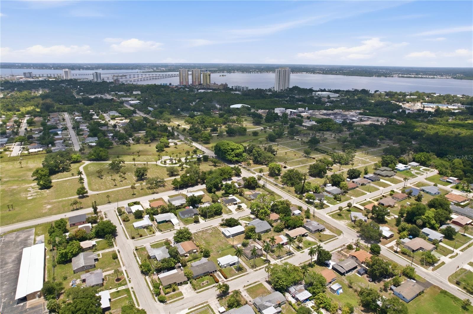 Single Family Residence at 1629 PAWNEE ST, FORT MYERS, photo 28 of 30