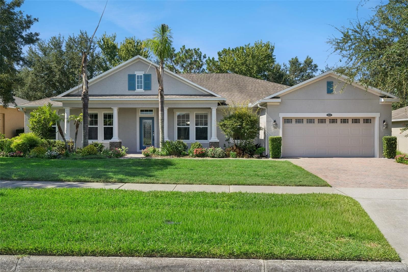 1041 HARMONY LN