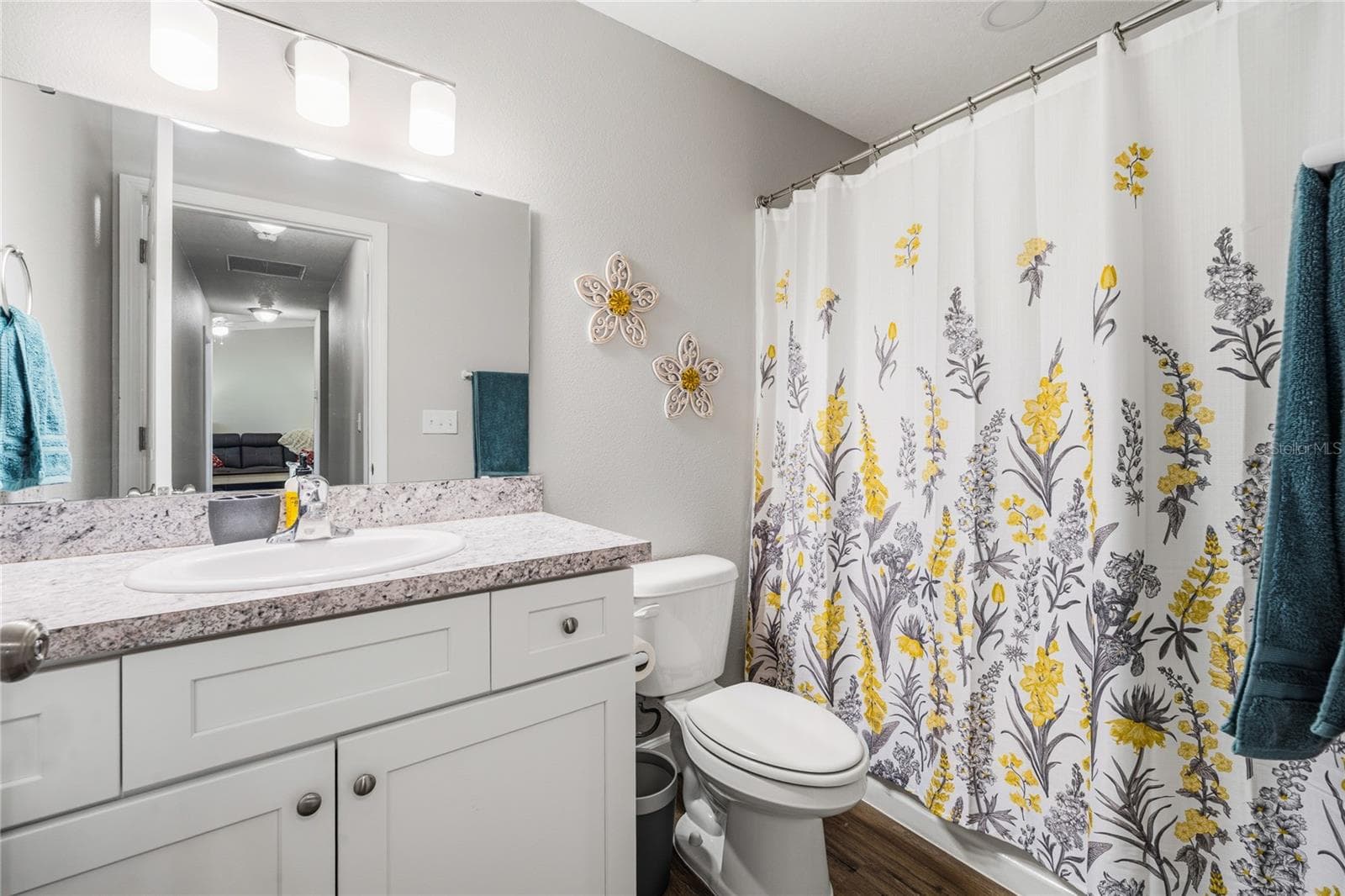 2nd Bath - 351 W ELM DR, ORANGE CITY