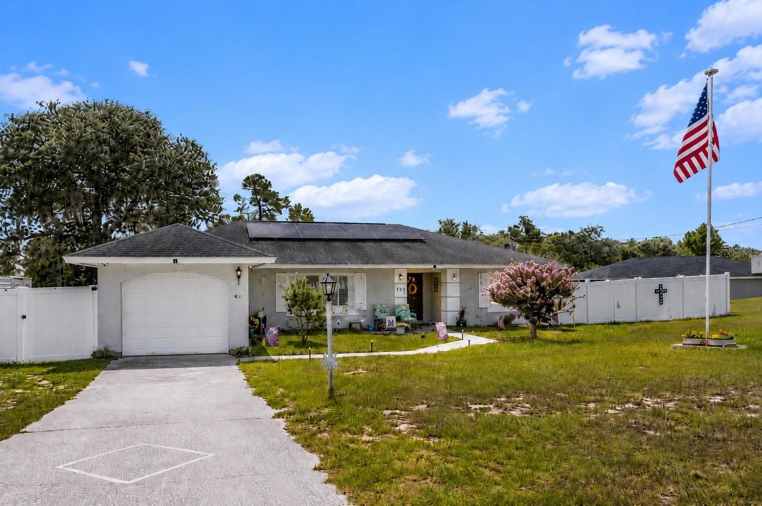 Single Family Residence at 124 OAK CIR, OCALA, photo 2 of 31