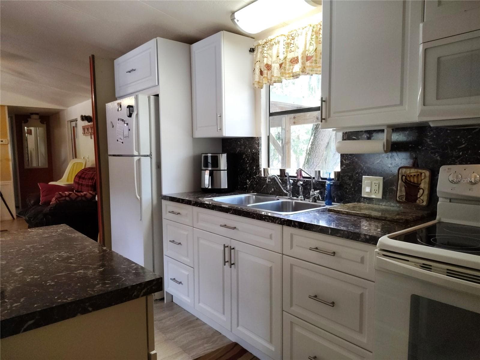 Custom soft close cabinets - 12627 BLACKBERRY LN, LAKE WALES