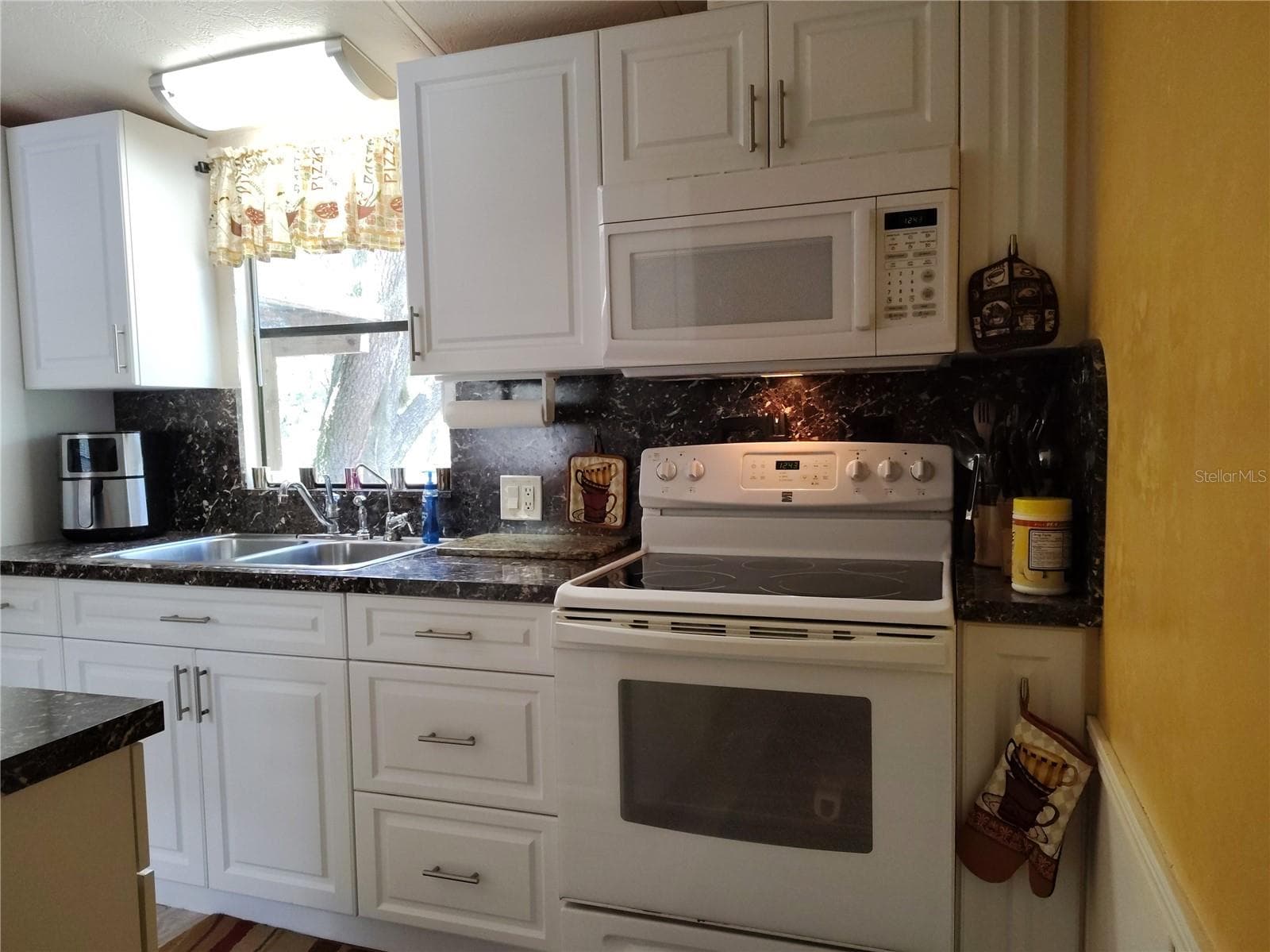 Manufactured Home at 12627 BLACKBERRY LN, LAKE WALES, photo 12 of 55