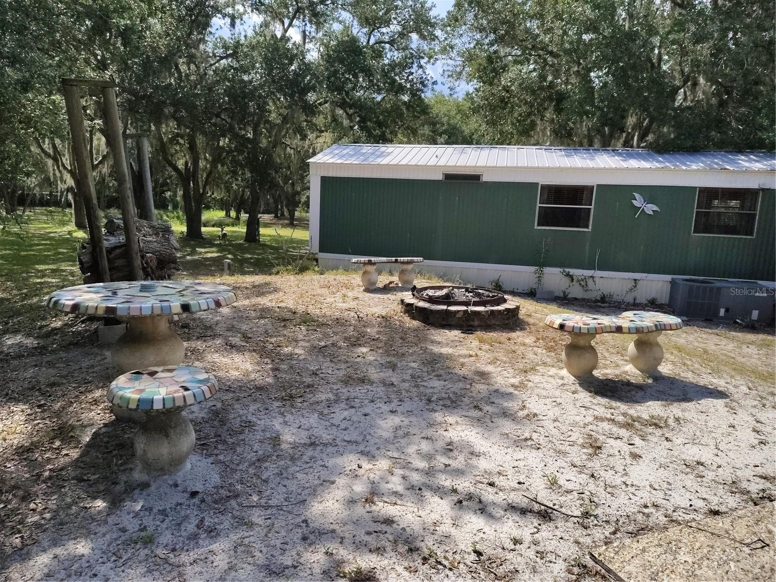 Fire pit - 12627 BLACKBERRY LN, LAKE WALES