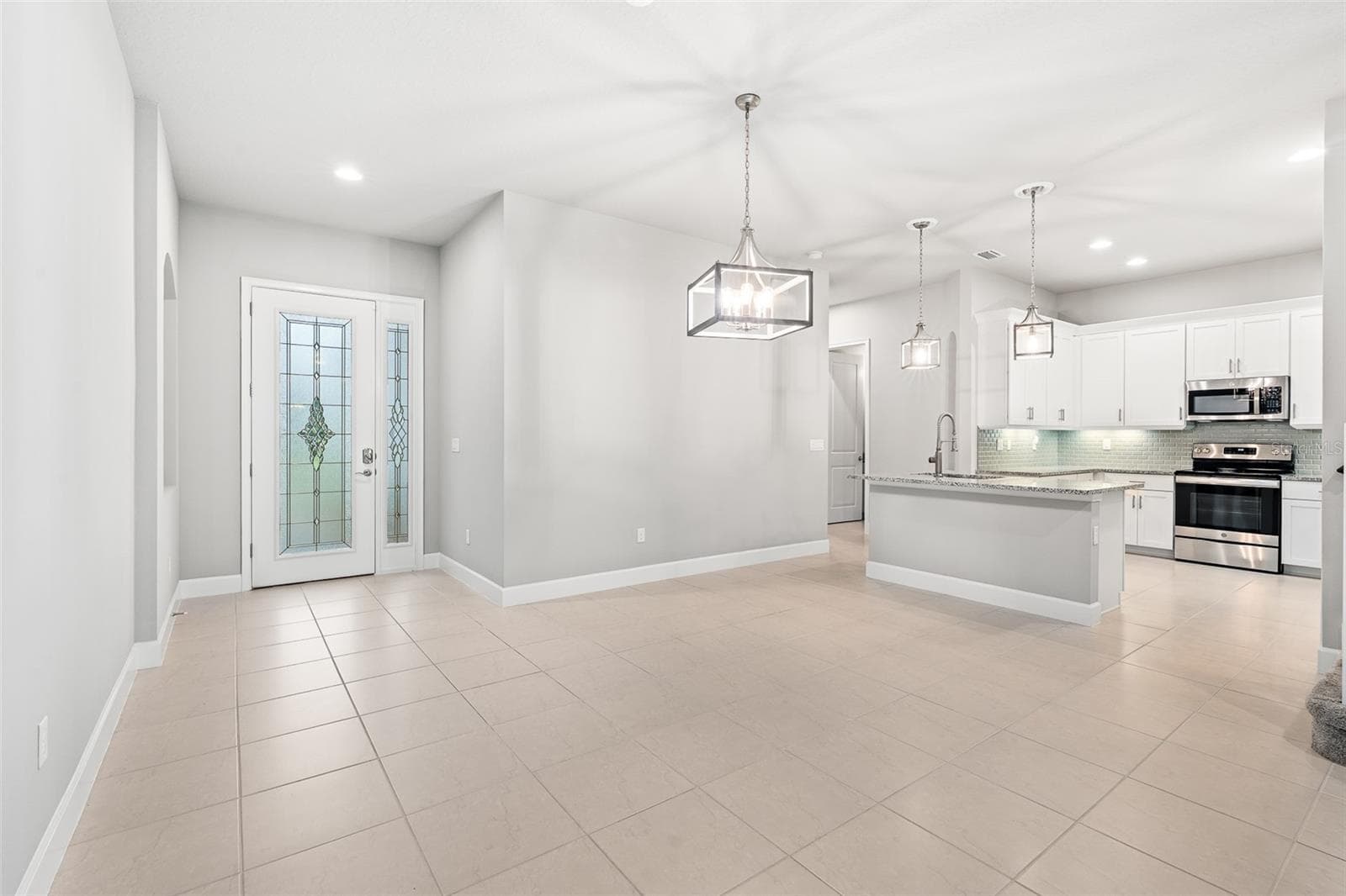 Gathering Room - 7 NEWHAVEN LN, ORMOND BEACH