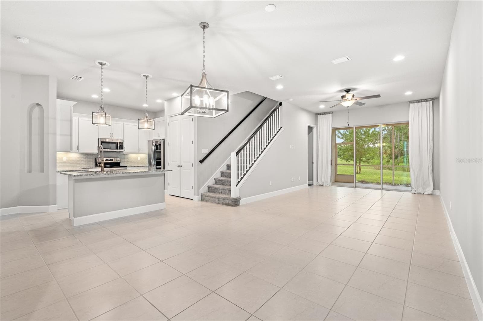 Gathering Room - 7 NEWHAVEN LN, ORMOND BEACH