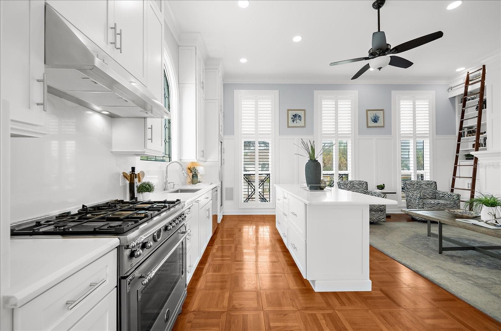 Single Family Residence at 810 ELDORADO AVE, CLEARWATER BEACH, photo 25 of 81