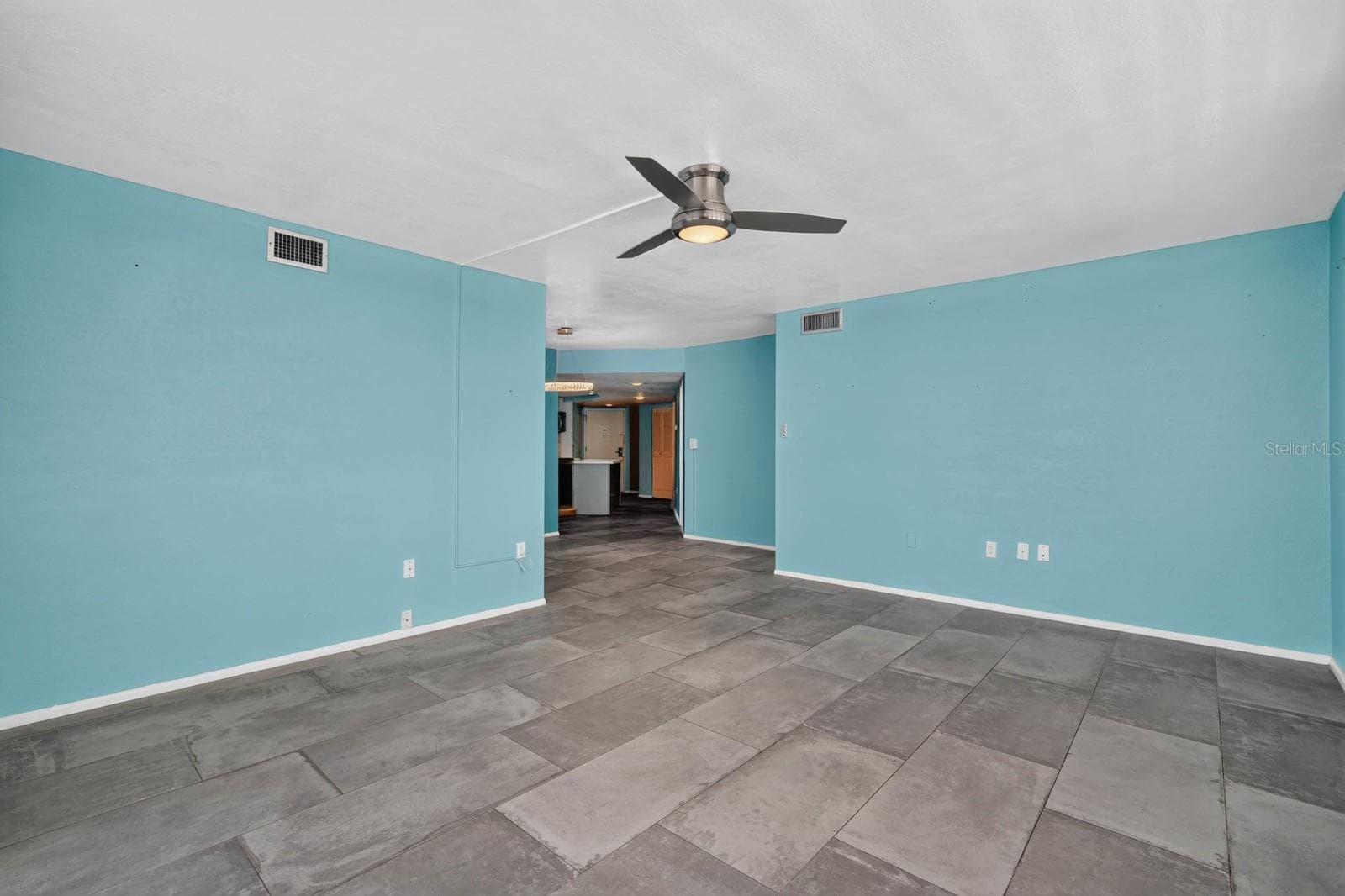 Condominium at 935 N HALIFAX AVE #406, DAYTONA BEACH, photo 6 of 36