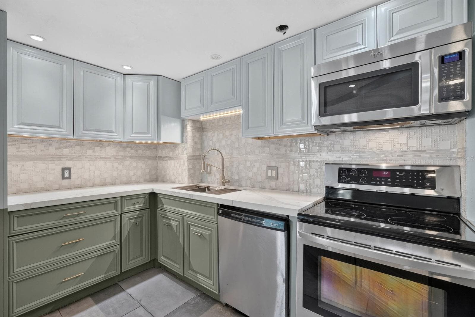 Condominium at 935 N HALIFAX AVE #406, DAYTONA BEACH, photo 11 of 36