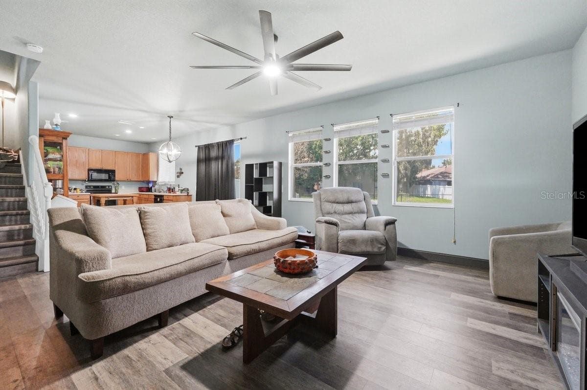 Single Family Residence at 2203 BLACKWOOD DR, MULBERRY, photo 7 of 20