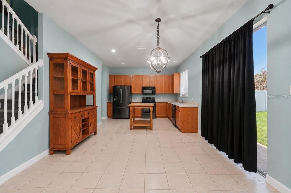 Single Family Residence at 2203 BLACKWOOD DR, MULBERRY, photo 9 of 20