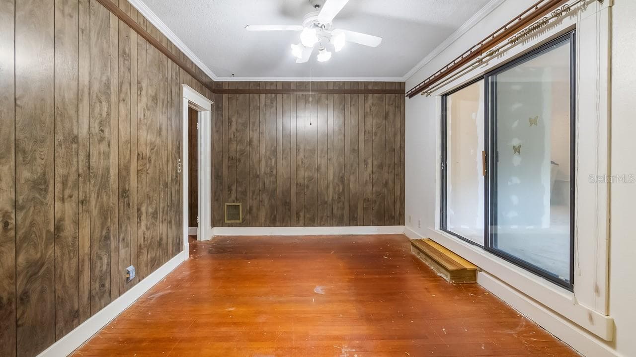 Bedroom 1 - 127 E LAUREL AVE, HOWEY IN THE HILLS