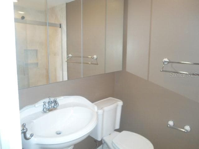 primary bath - 2700 COVE CAY DR #5D, CLEARWATER