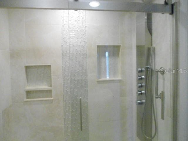 primary bath - 2700 COVE CAY DR #5D, CLEARWATER