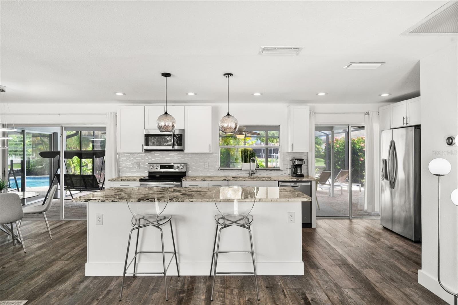 Granite Island with Breakfast Bar - 5122 SW 3RD AVE, CAPE CORAL