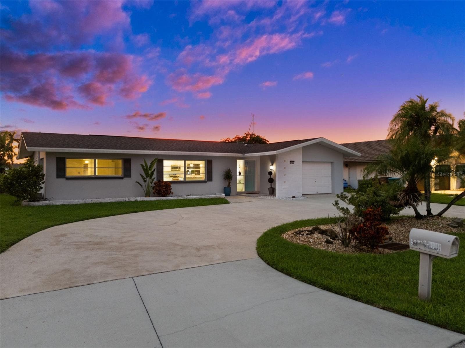 Welcome home in the evening - 5122 SW 3RD AVE, CAPE CORAL