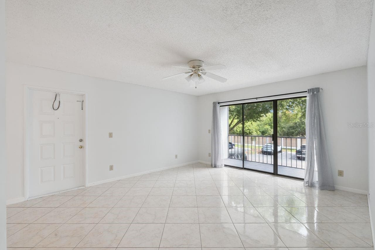 Condominium at 8215 SUN SPRING CIR #12, ORLANDO, photo 7 of 31