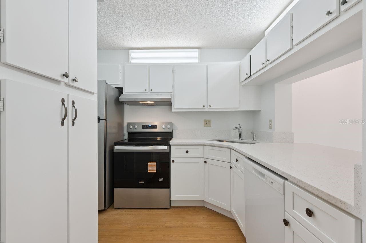 Condominium at 8215 SUN SPRING CIR #12, ORLANDO, photo 13 of 31