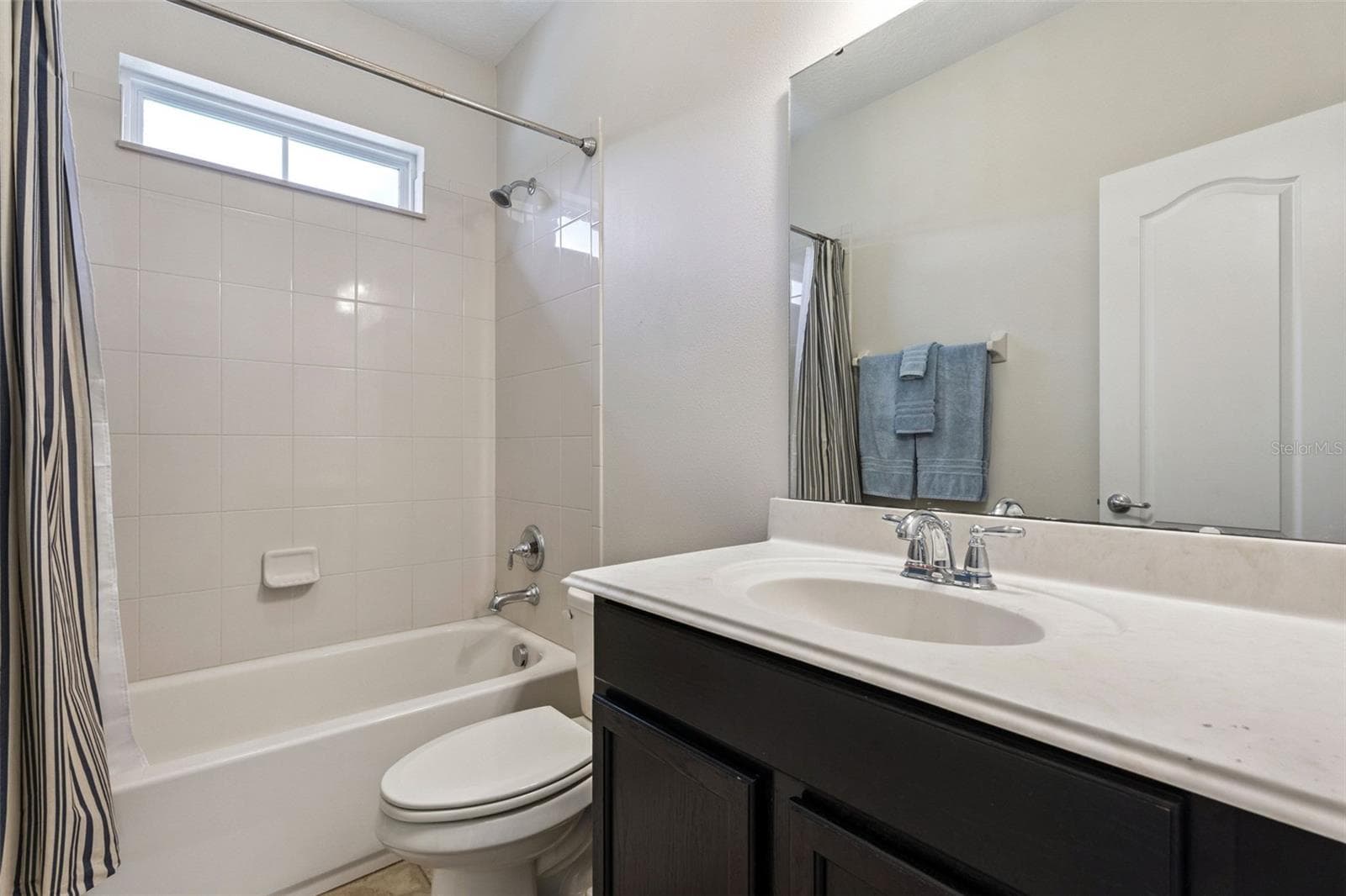 Upstairs Guest Bathroom 4 - 844 OAKLAND PARK BLVD, WINTER GARDEN