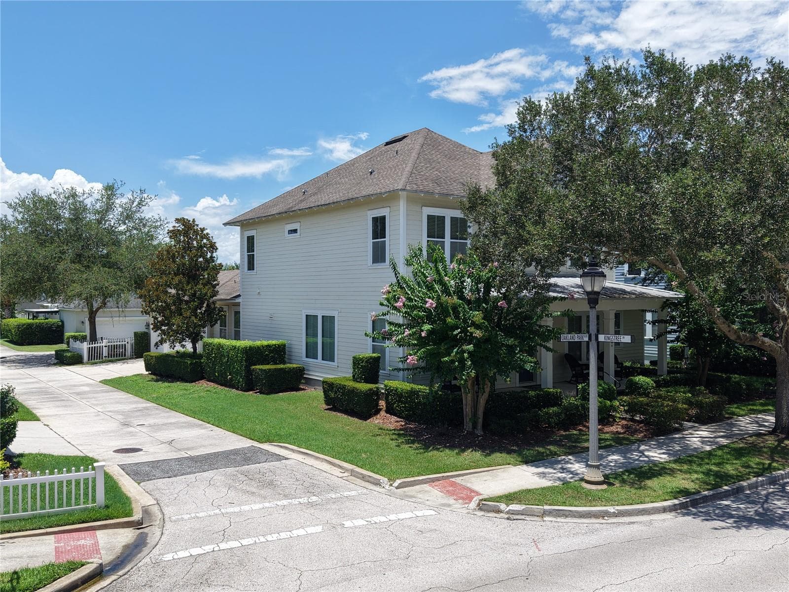 Side Alley Access to Garage - 844 OAKLAND PARK BLVD, WINTER GARDEN
