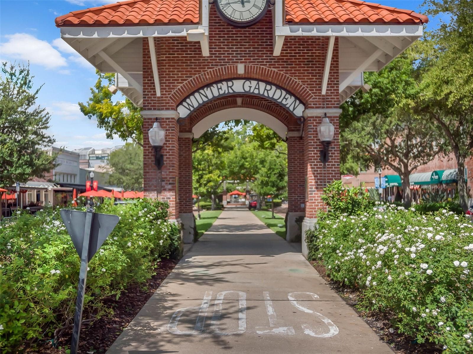 Short Golf Cart Drive to Downtown WG - 844 OAKLAND PARK BLVD, WINTER GARDEN