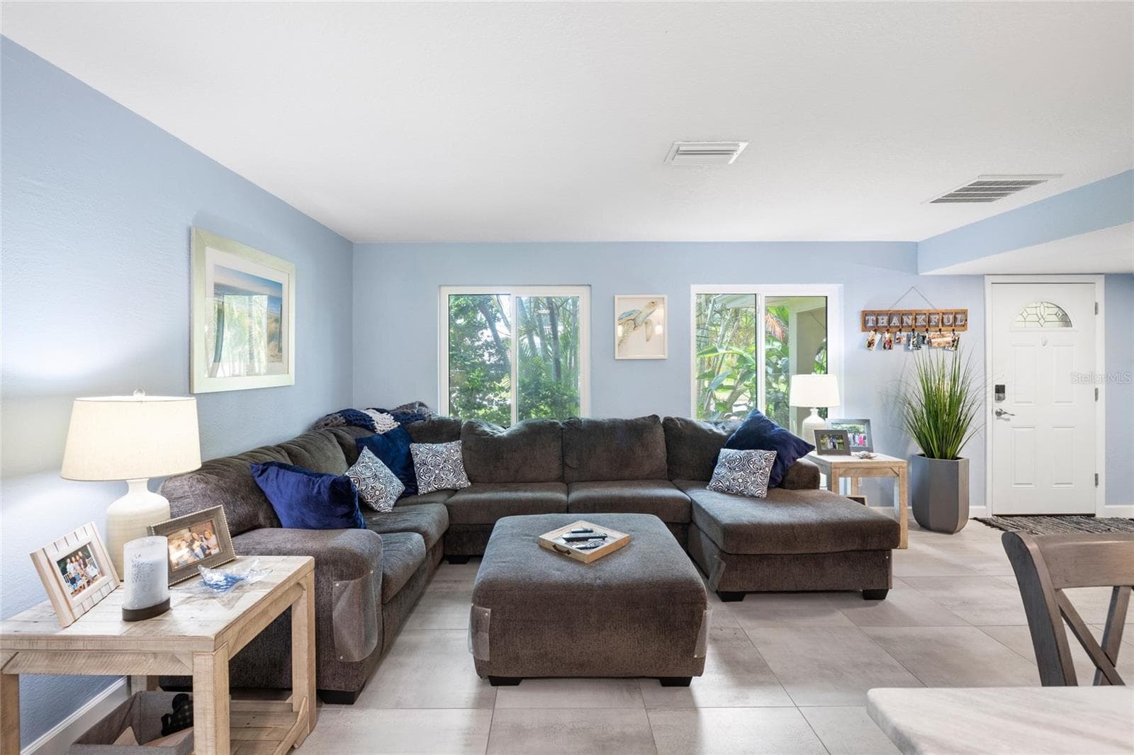 Living Room - 1070 MCCARTY ST, DUNEDIN