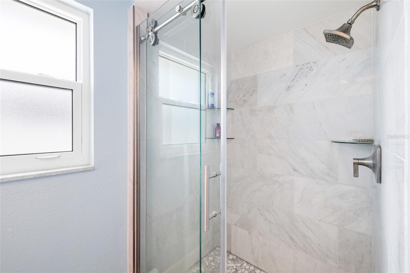 Primary Bathroom - 1070 MCCARTY ST, DUNEDIN