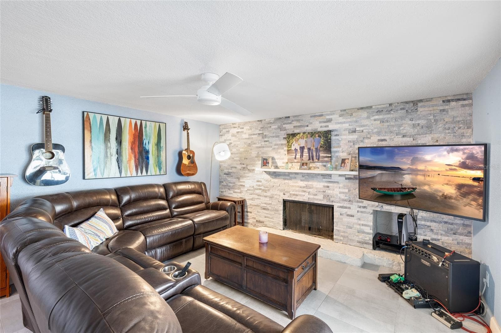 Family Room - 1070 MCCARTY ST, DUNEDIN