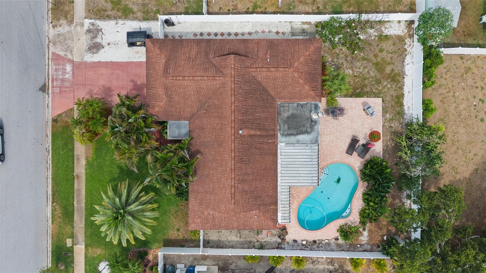 Pool Home in Dunedin - 1070 MCCARTY ST, DUNEDIN