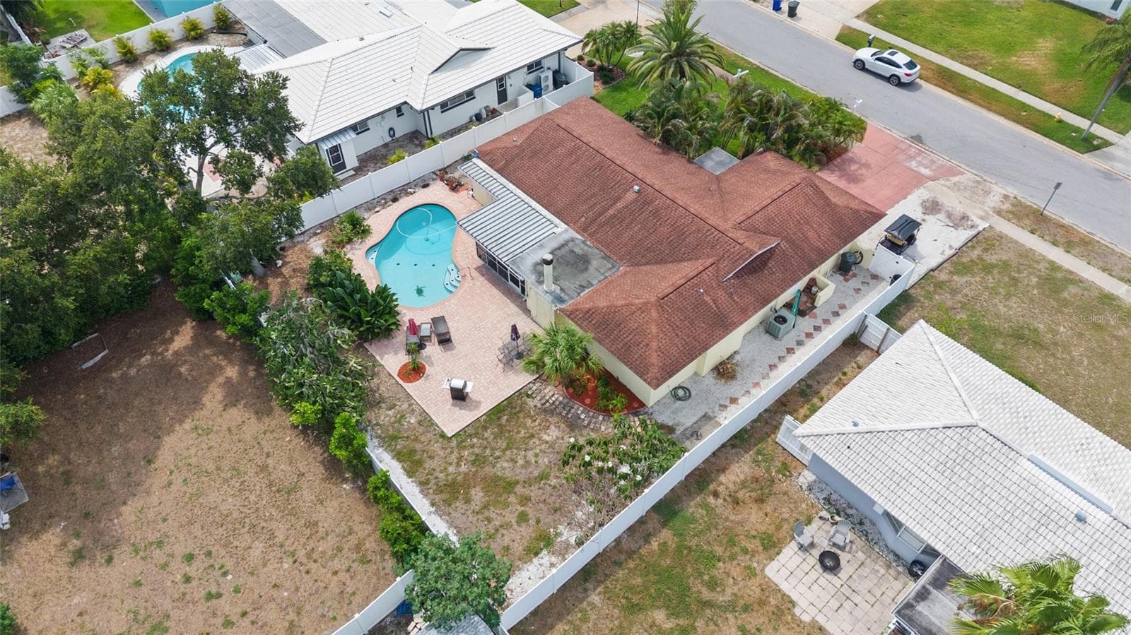 Pool Home in Dunedin - 1070 MCCARTY ST, DUNEDIN