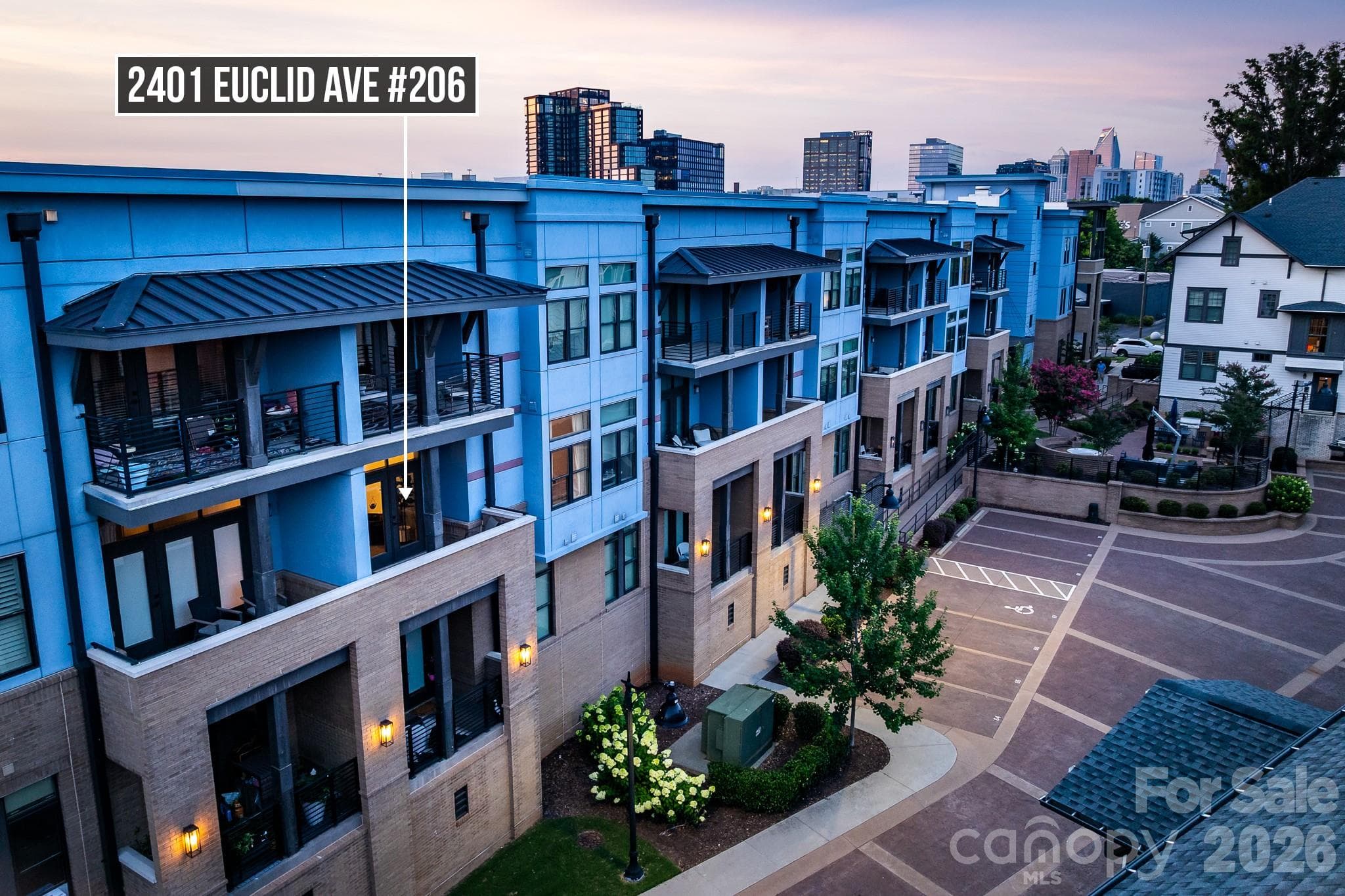 Condominium at Charlotte, photo 2 of 34