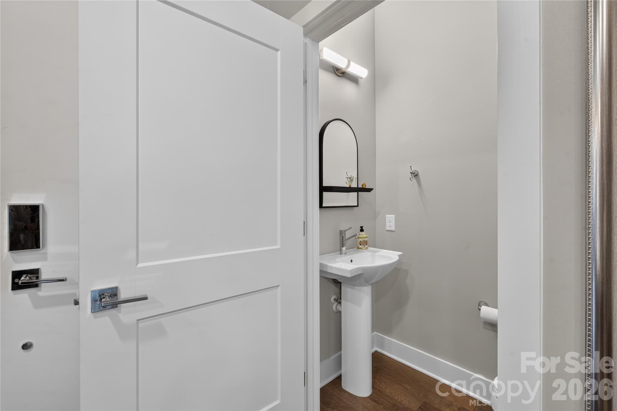 Condominium at 2401 Euclid Avenue, Charlotte, photo 21 of 34