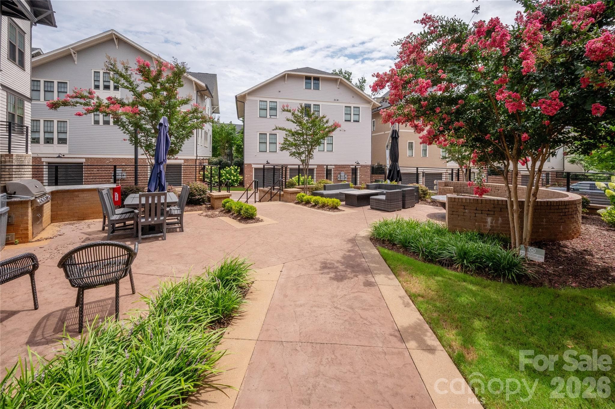 Condominium at 2401 Euclid Avenue, Charlotte, photo 27 of 34