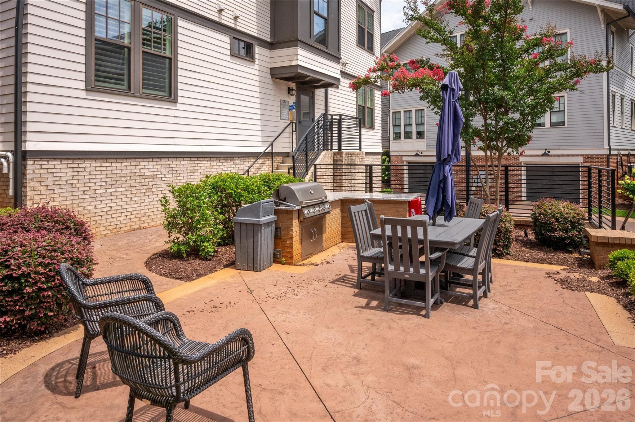 Condominium at 2401 Euclid Avenue, Charlotte, photo 28 of 34