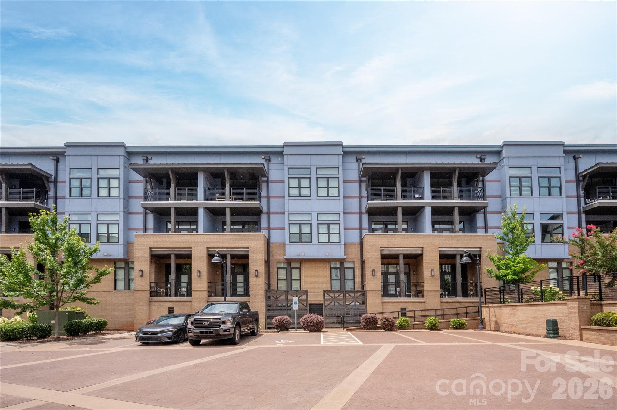 Condominium at 2401 Euclid Avenue, Charlotte, photo 31 of 34