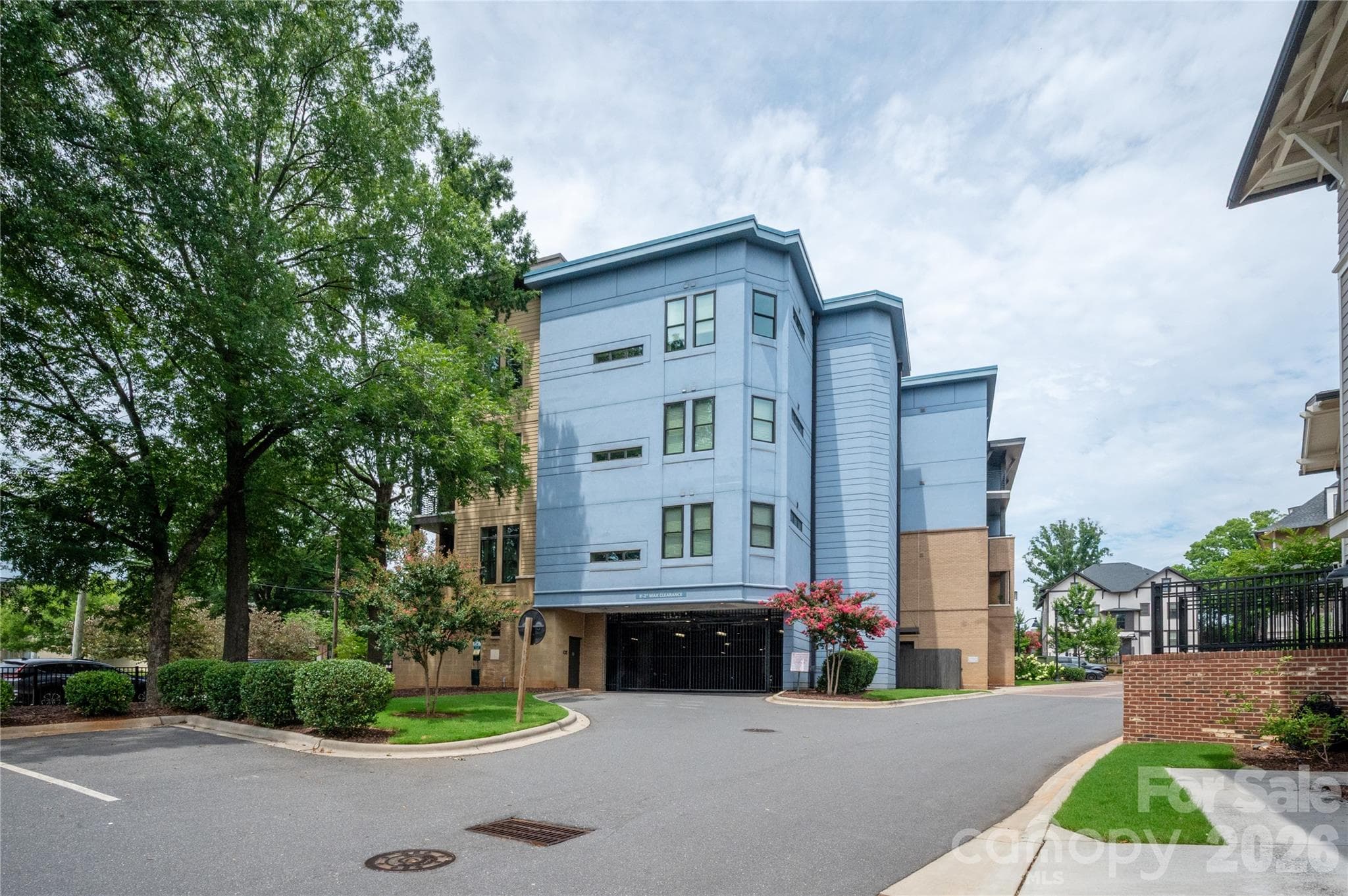 Condominium at 2401 Euclid Avenue, Charlotte, photo 32 of 34
