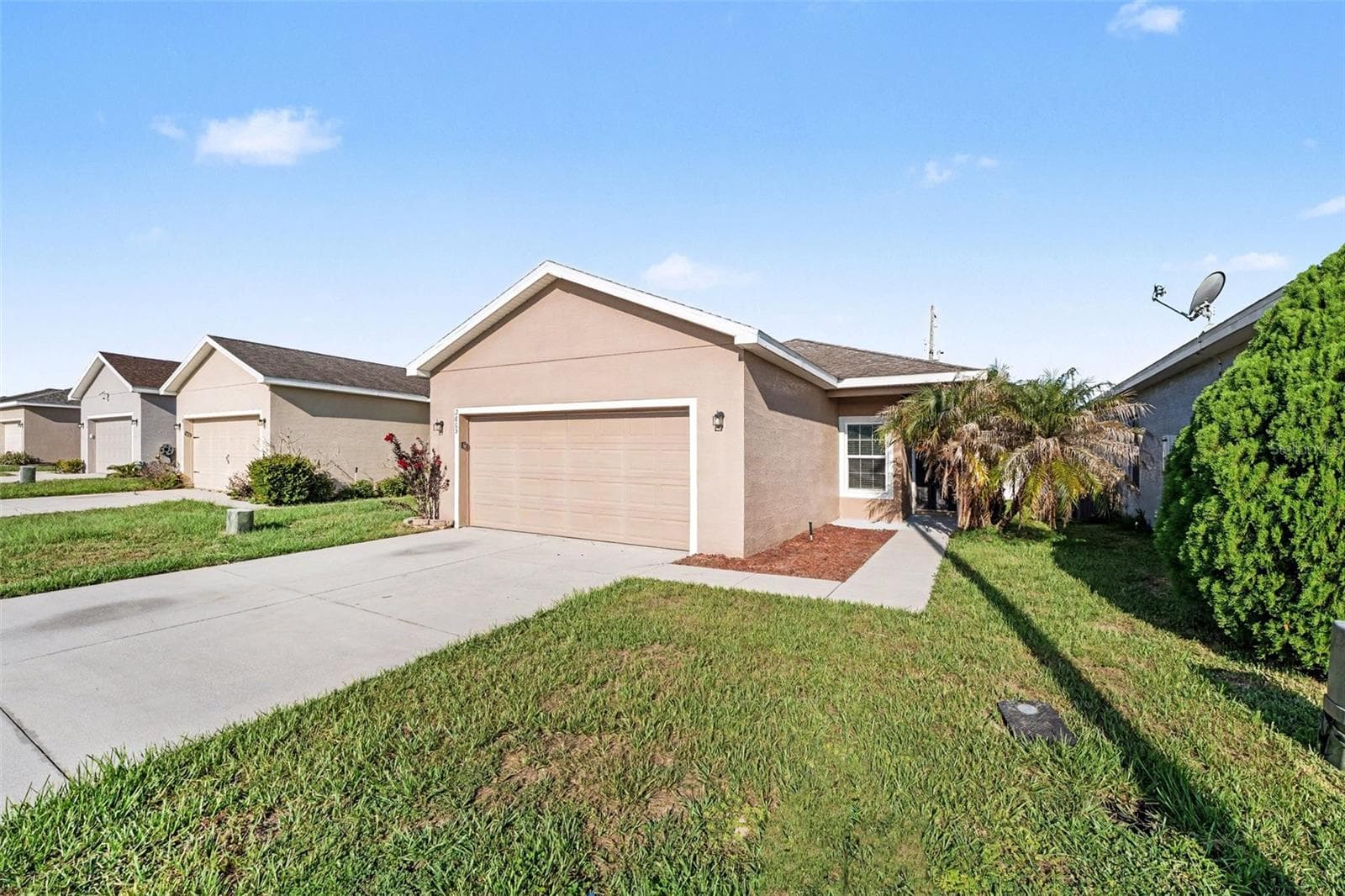 Single Family Residence at 2865 WHISPERING TRAILS DR, WINTER HAVEN, photo 2 of 19