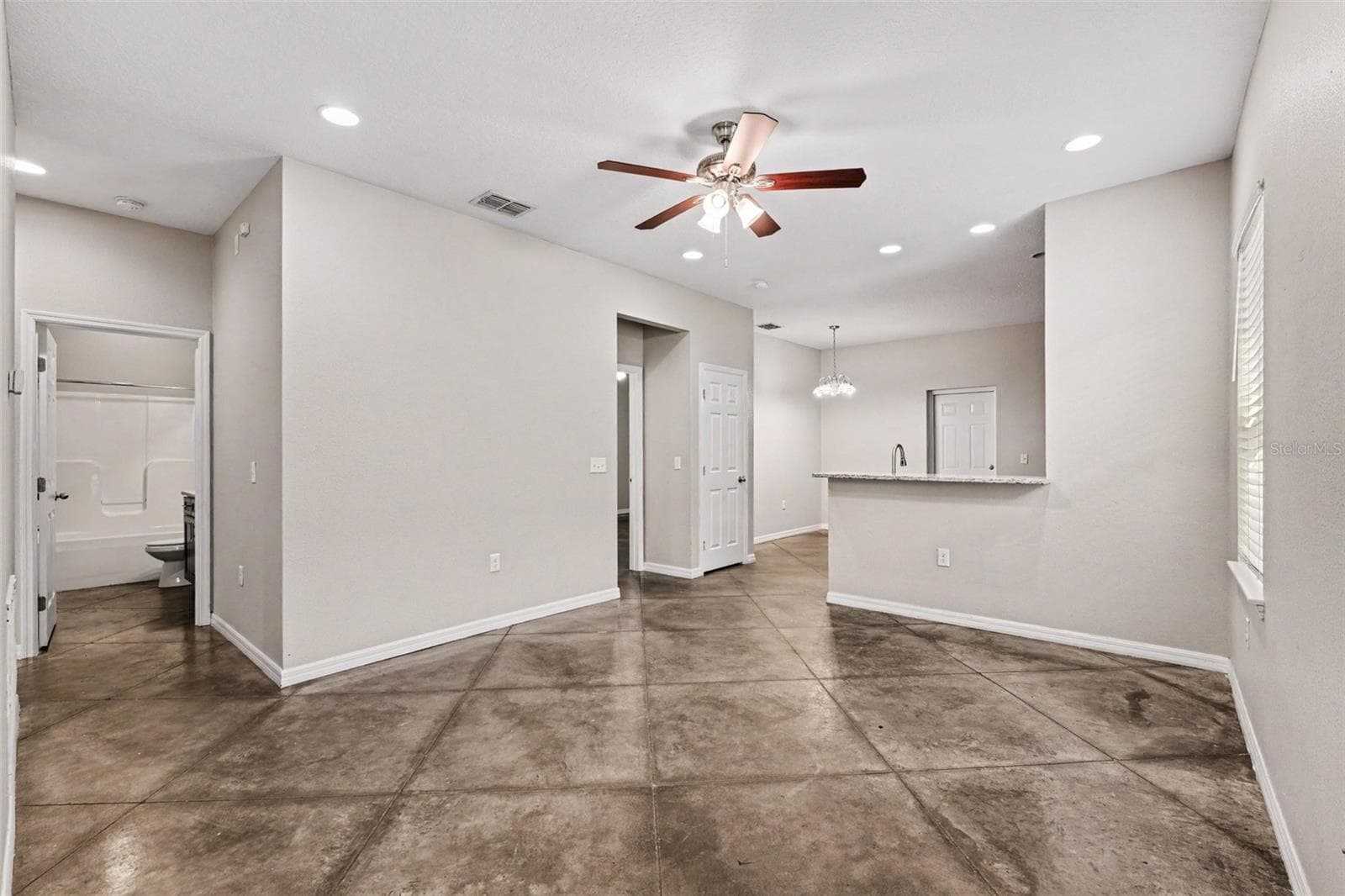 Single Family Residence at 2865 WHISPERING TRAILS DR, WINTER HAVEN, photo 5 of 19