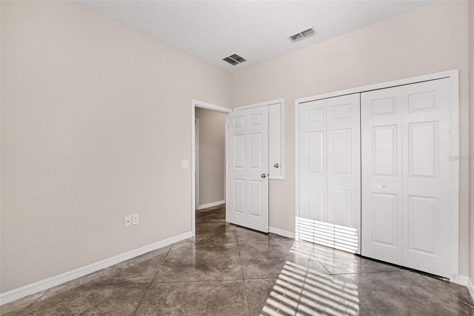 Single Family Residence at 2865 WHISPERING TRAILS DR, WINTER HAVEN, photo 13 of 19